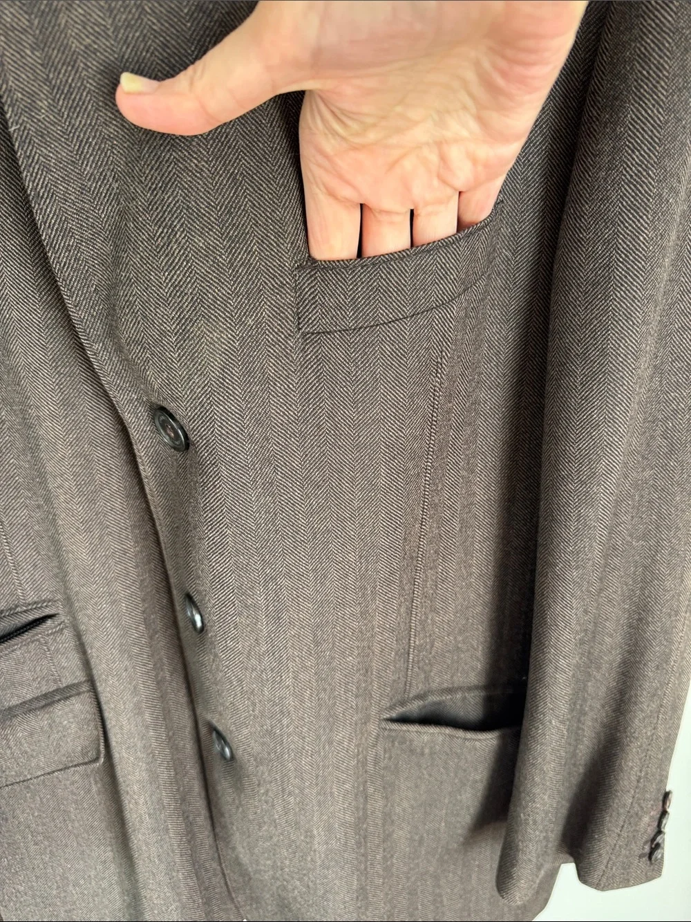Corneliani ID Men’s Herringbone Blazer 95% wool  5% Cashmere Brown Italy US 46R